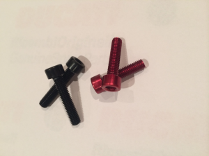 Skruvar till tanklock [Svart]