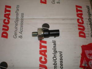 Oljetryckskontakt / oljetrycksgivare Ducati
